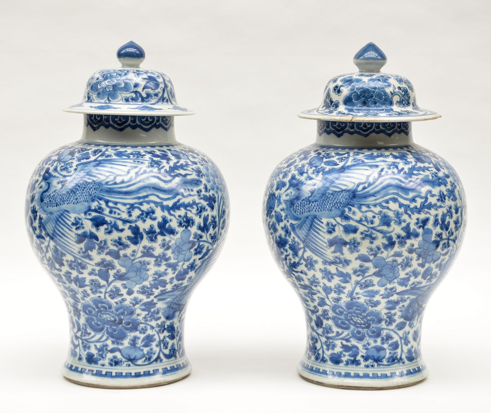 Two Chinese blue and white vases and covers, decorated with phoenix and floral motifs, 19thC, H 43,5 - Bild 3 aus 11