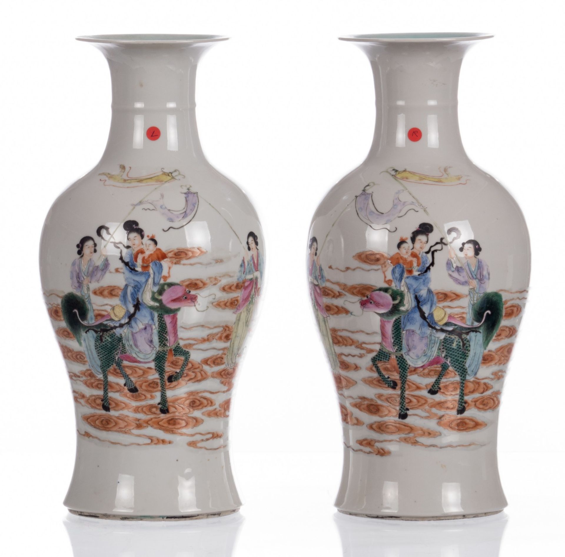 A pair of Chinese famille rose baluster shaped vases, decorated with an animated scene, marked - Bild 2 aus 14