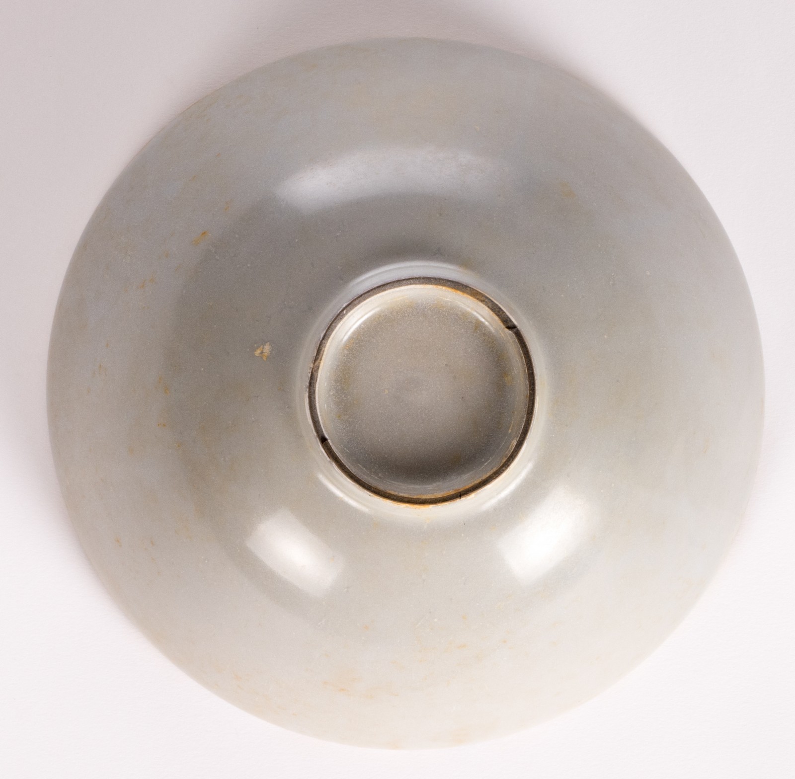 A Chinese celadon stoneware bowl, H 9,5 cm - Diameter 19,5 cm (chips, cracks and firing faults to - Image 6 of 10