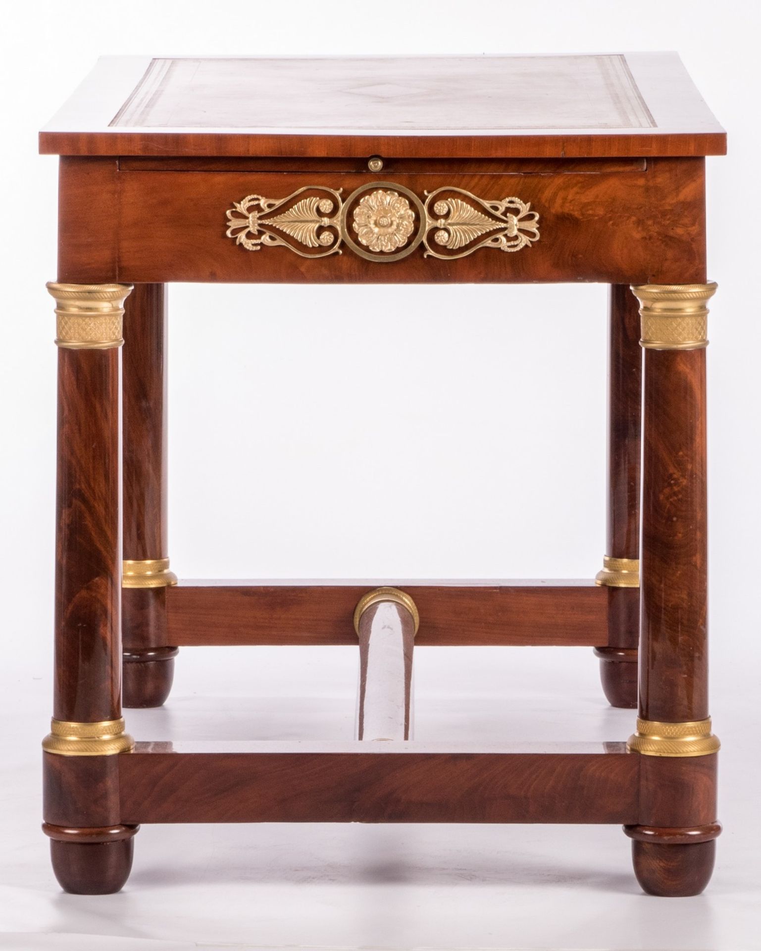 A Neoclassical mahogany writing desk with fine gilt bronze mounts and leather leaf, H 80,5 - W 127 - - Bild 2 aus 11