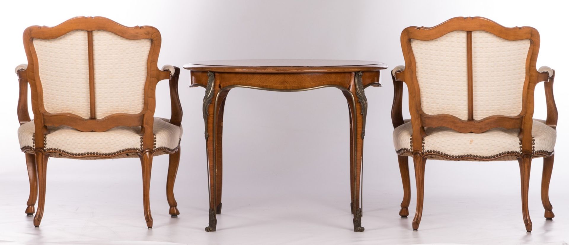 A three part LXV style sculpted cherrywood drawing room set, measures sopha H 79 - W 220 - D 94 - Bild 10 aus 17