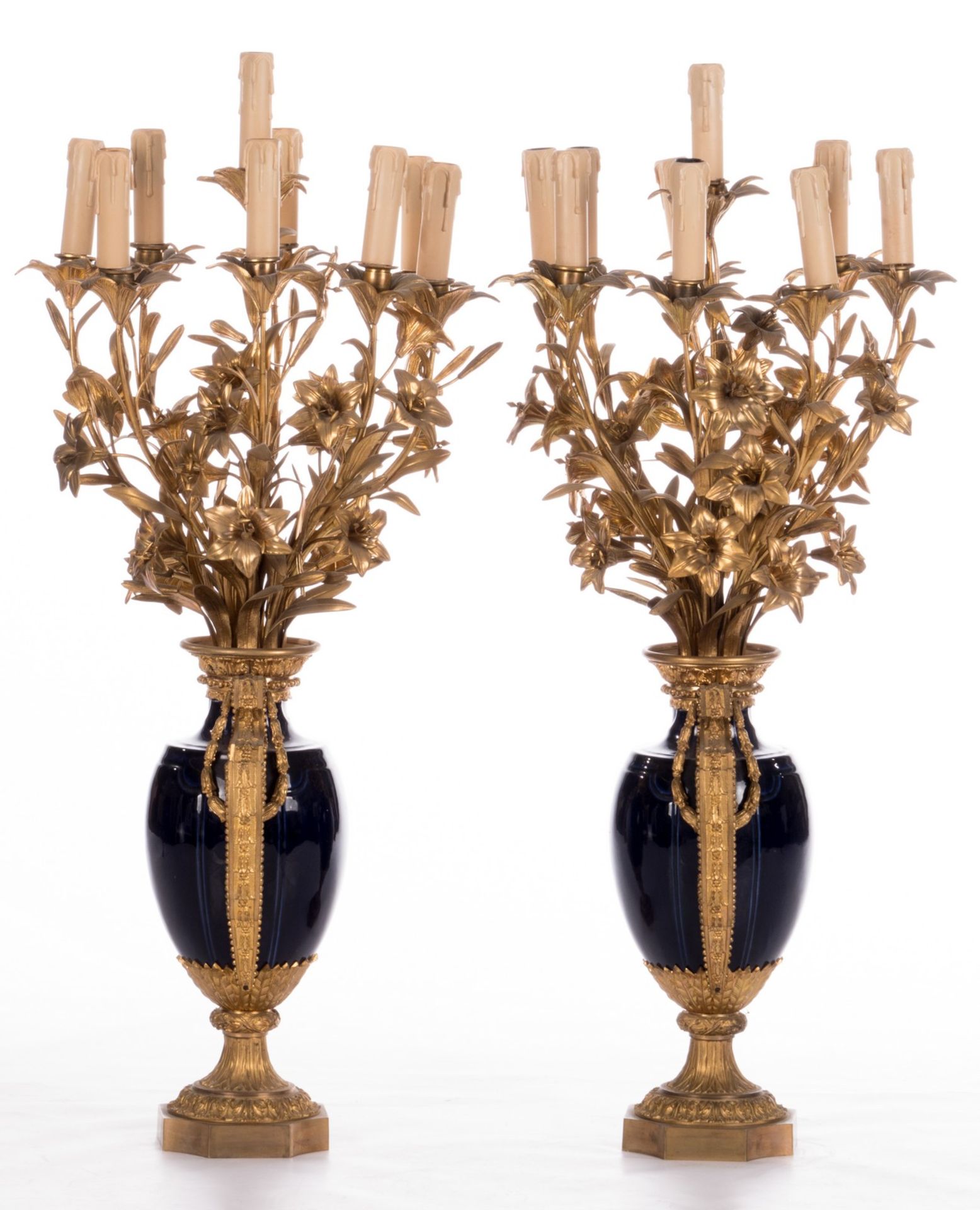 A pair of Nap. III-style candlesticks in blue glazed pottery with rich bronze mounts, H 96 cm (minor - Image 2 of 8