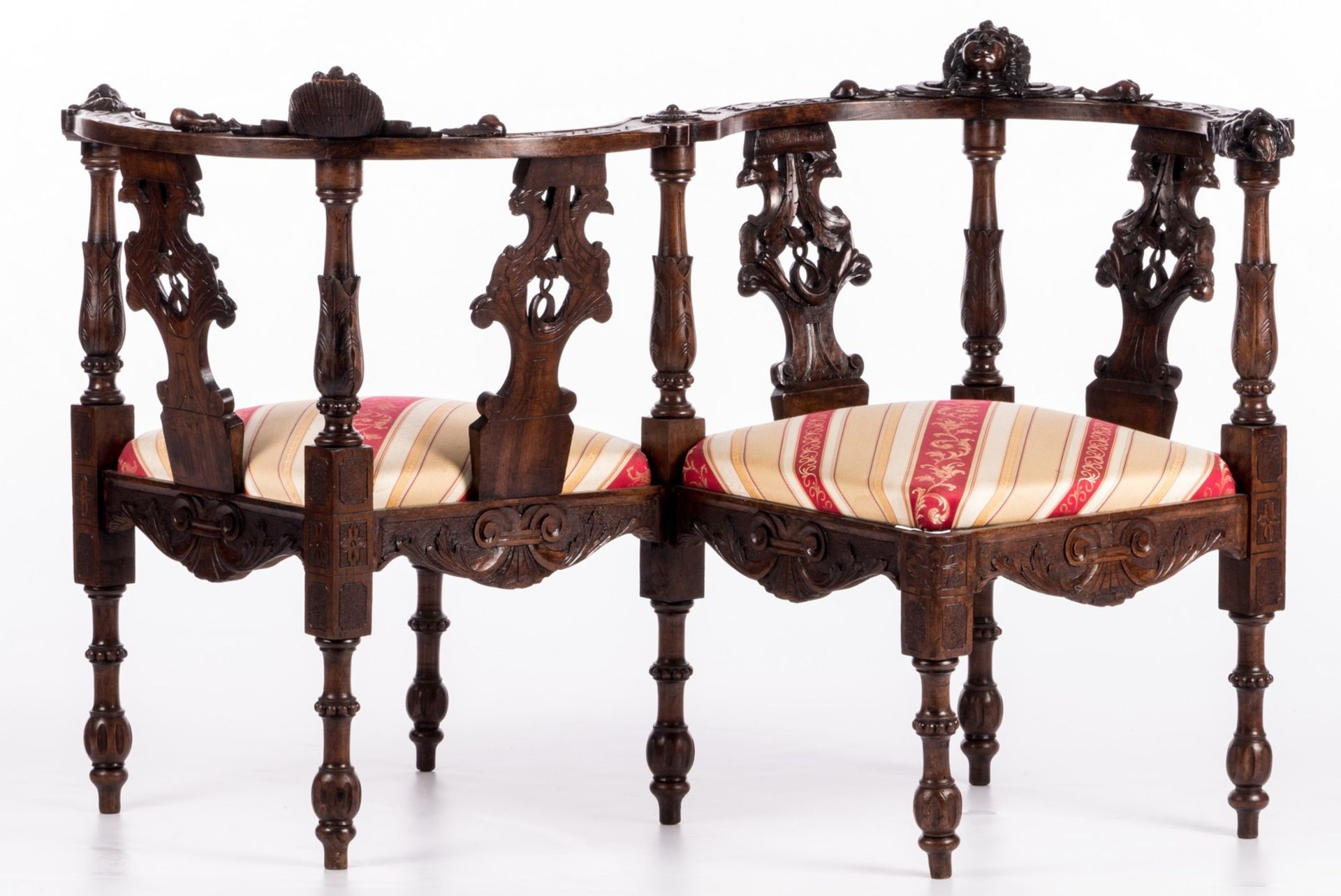 A late 19thC Neo-Renaissance walnut parlor set composed of a sofa, a confident, two corner chairs - Bild 16 aus 28