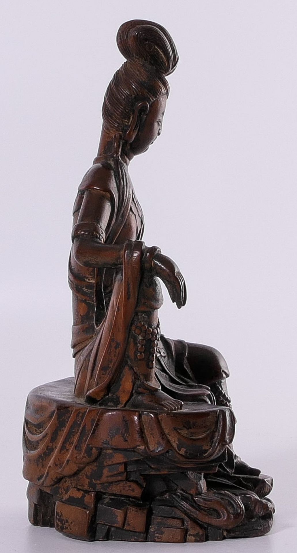 A Chinese lacquered hardwood Guanyin, H 20 (without base) - Bild 4 aus 8