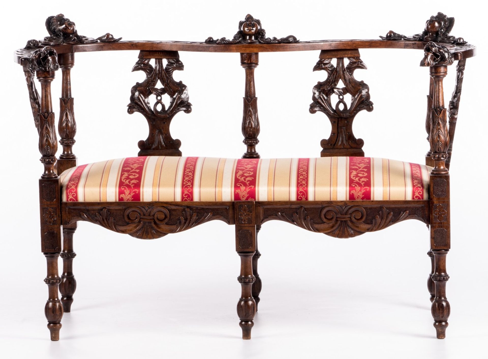 A late 19thC Neo-Renaissance walnut parlor set composed of a sofa, a confident, two corner chairs - Bild 21 aus 28