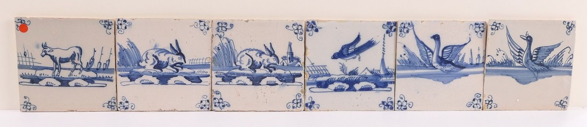 Lot of nine 17thC blue and white decorated Delft tiles; added a lot of first half 18thC blue and - Image 11 of 16