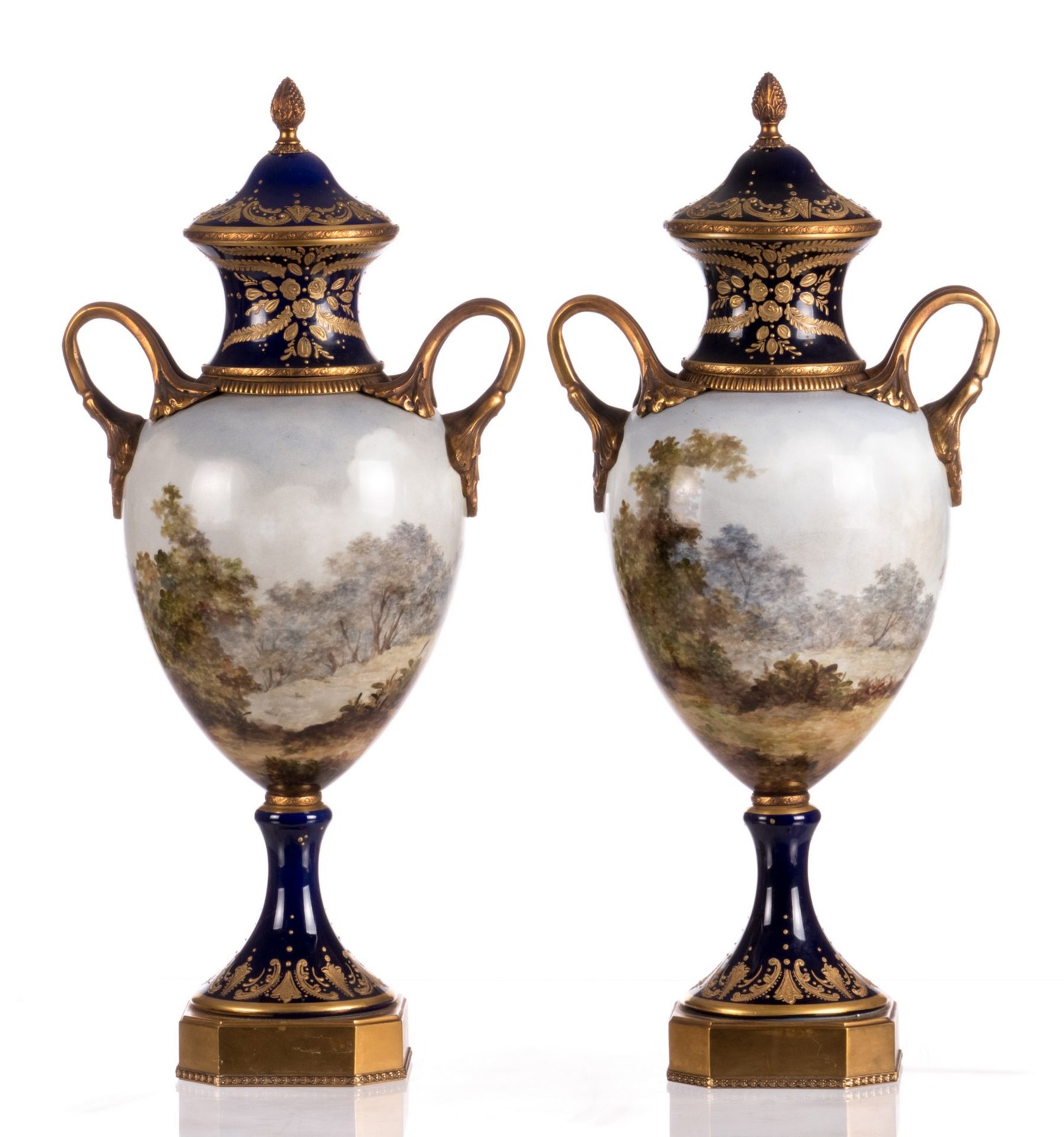A pair of ornamental vases in Sèvres with gold-layered blue royale ground, decorated with a - Image 3 of 8