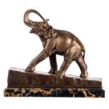 Levasseur P., an elephant, bronze marked 'Statua', on a marble base, H 32,5 - W 37 - D 14 cm