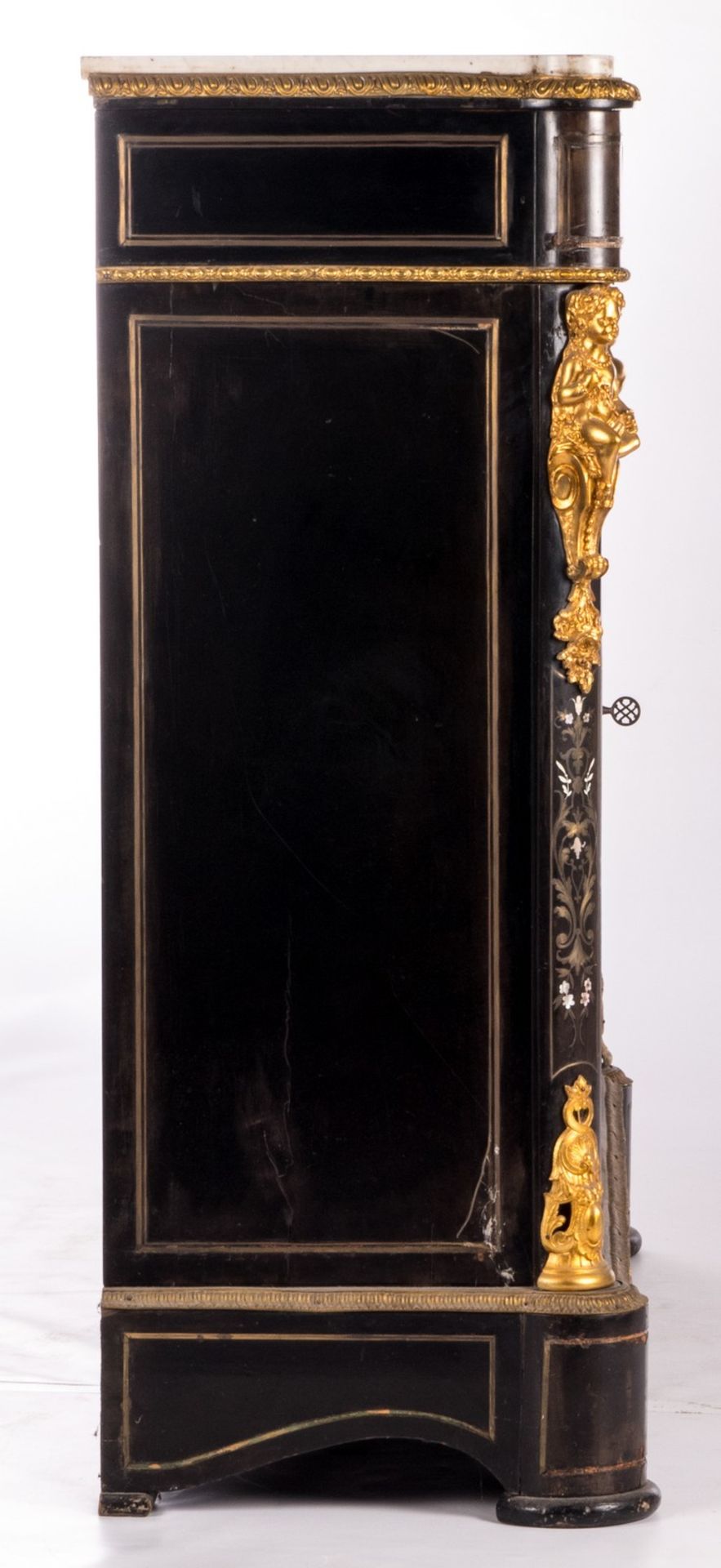 A so-called meuble d'appui 'en deuil' in Nap. III-style, brass and composite marquetry, gilt brass - Bild 5 aus 15