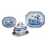 A Chinese blue and white and gilt decorated tureen on a matching plate with floral motives, 18thC;