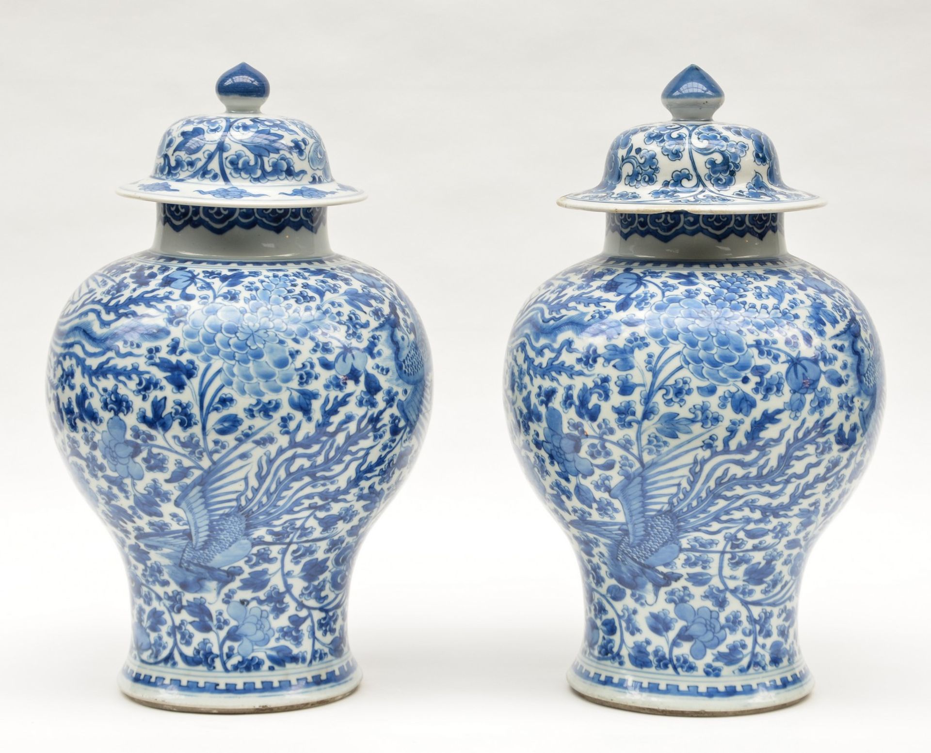 Two Chinese blue and white vases and covers, decorated with phoenix and floral motifs, 19thC, H 43,5 - Bild 4 aus 11
