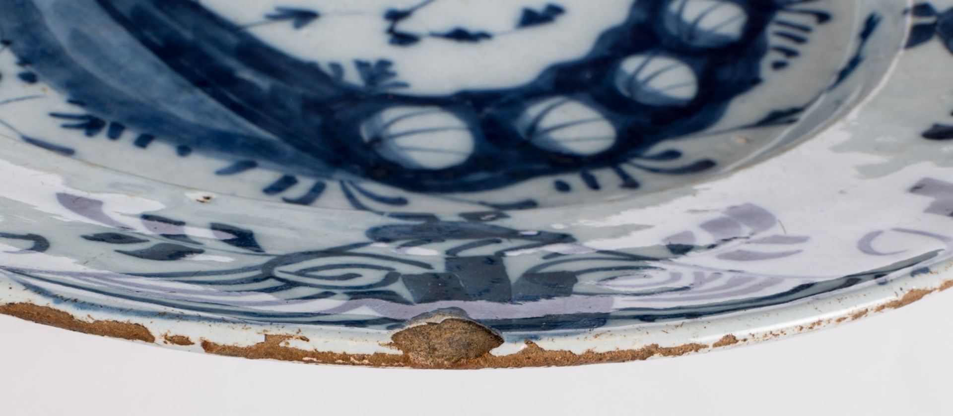 A pair of 18thC tin glazed and bleu decorated Dutch Delftware plates, (the usual glaze flaking to - Image 3 of 16