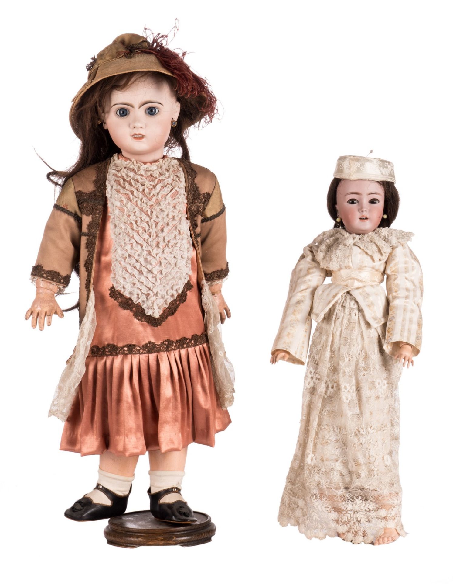 A Jumeau doll, about 1910; added a Simon & Halbig doll n°1159, about 1900