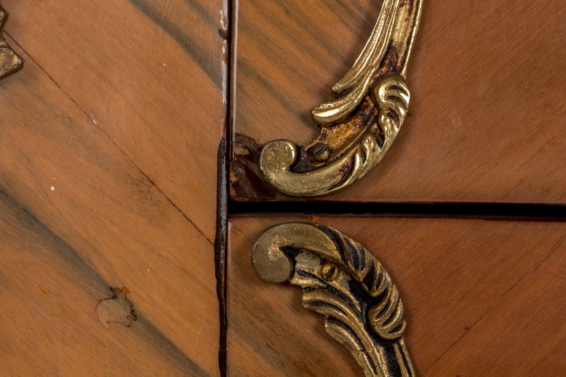 A French Cressent type commode, LXV style, mahogany and marquetry veneered, bronze mounts and marble - Bild 7 aus 11