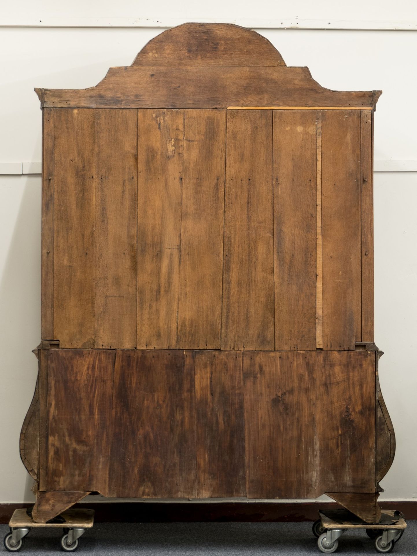 An 18thC Dutch oak cabinet, H 240 - W 179 - D 60,5 cm - Bild 3 aus 4
