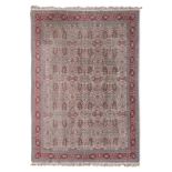 An Oriental rug with floral motifs, wool on cotton, 265 x 378 cm