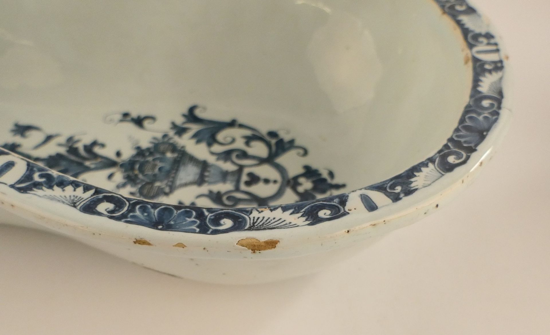 A French blue and white decorated earthenware bidet, probably Rouen, 18thC, H 43,5 - B 28,5 cm ( - Image 11 of 11