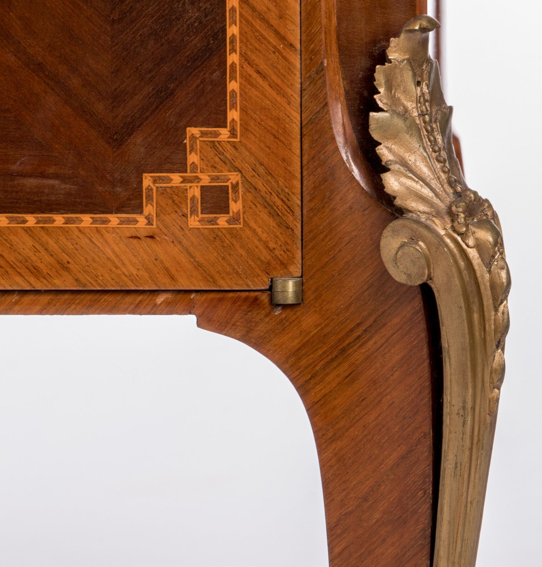 A neoclassical cupboard, mahogany veneered, bronze mounts and jaune fleuri marble top, H 84 - B 90 - - Bild 6 aus 9