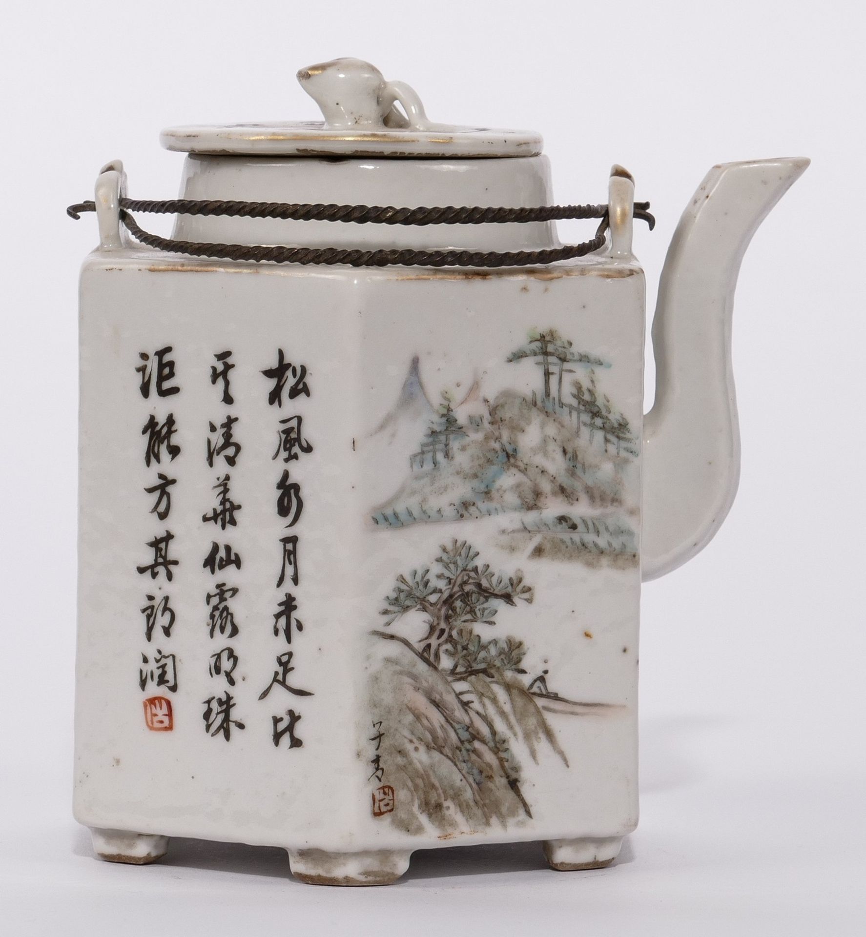 A Chinese hexagonal polychrome teapot and cover, decorated with an animated scene, a landscape and a - Bild 3 aus 12