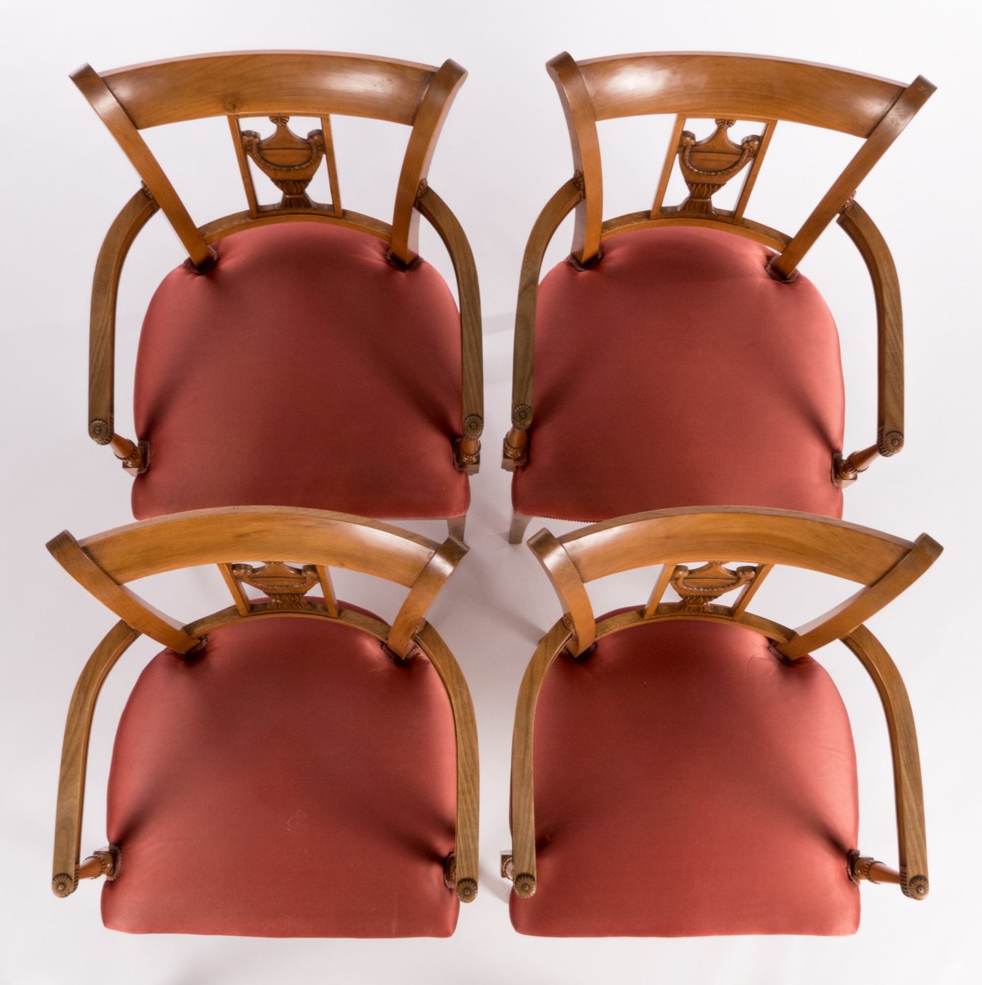 Aa set of four French directoire style cherrywood armchairs, H 88,5 - W 56 - D 59,5 cm - Bild 5 aus 8