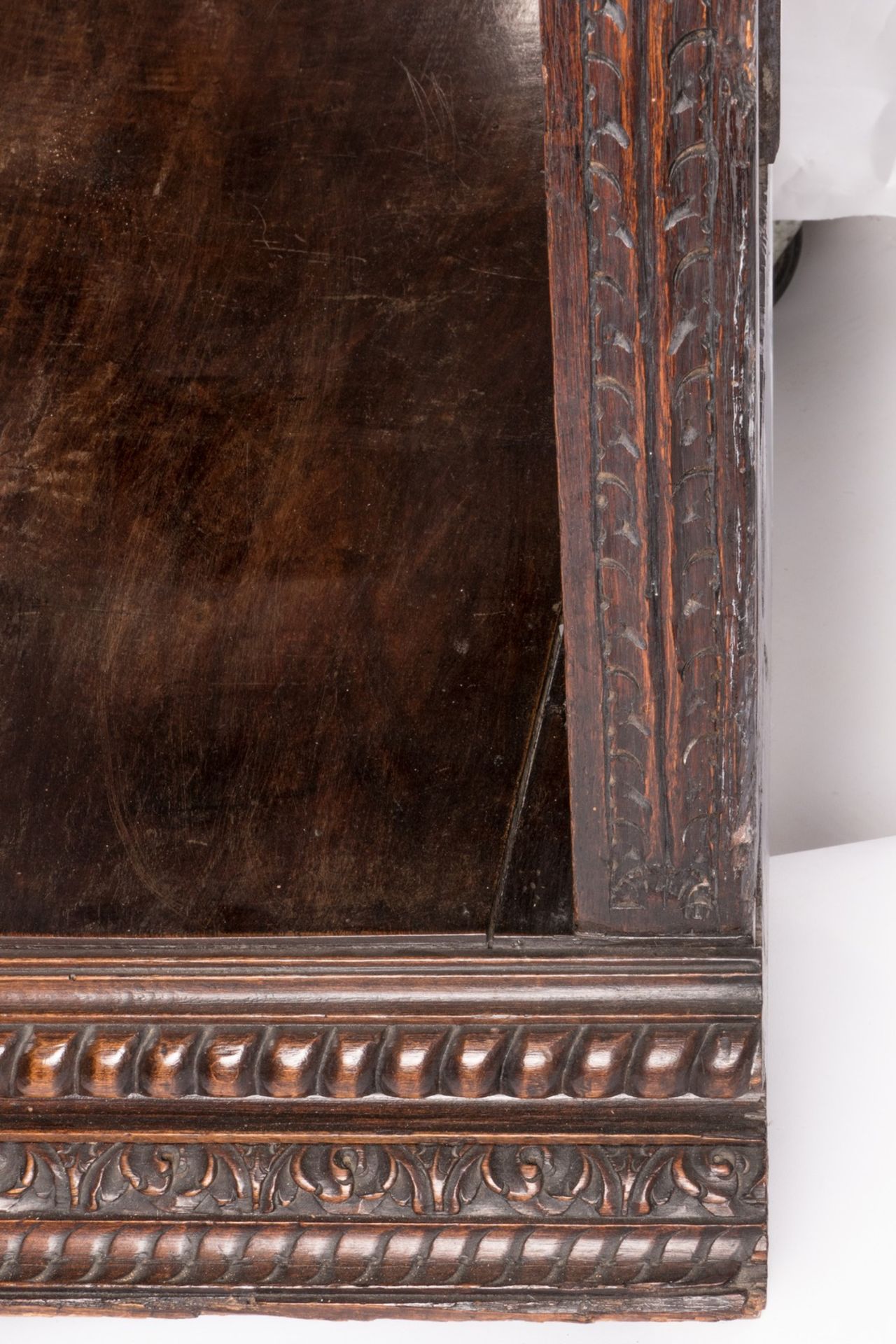 An Italian richly sculpted walnut credenza with some 17thC fragments, H 172 - W 132,5 - D 52 cm - Bild 10 aus 10