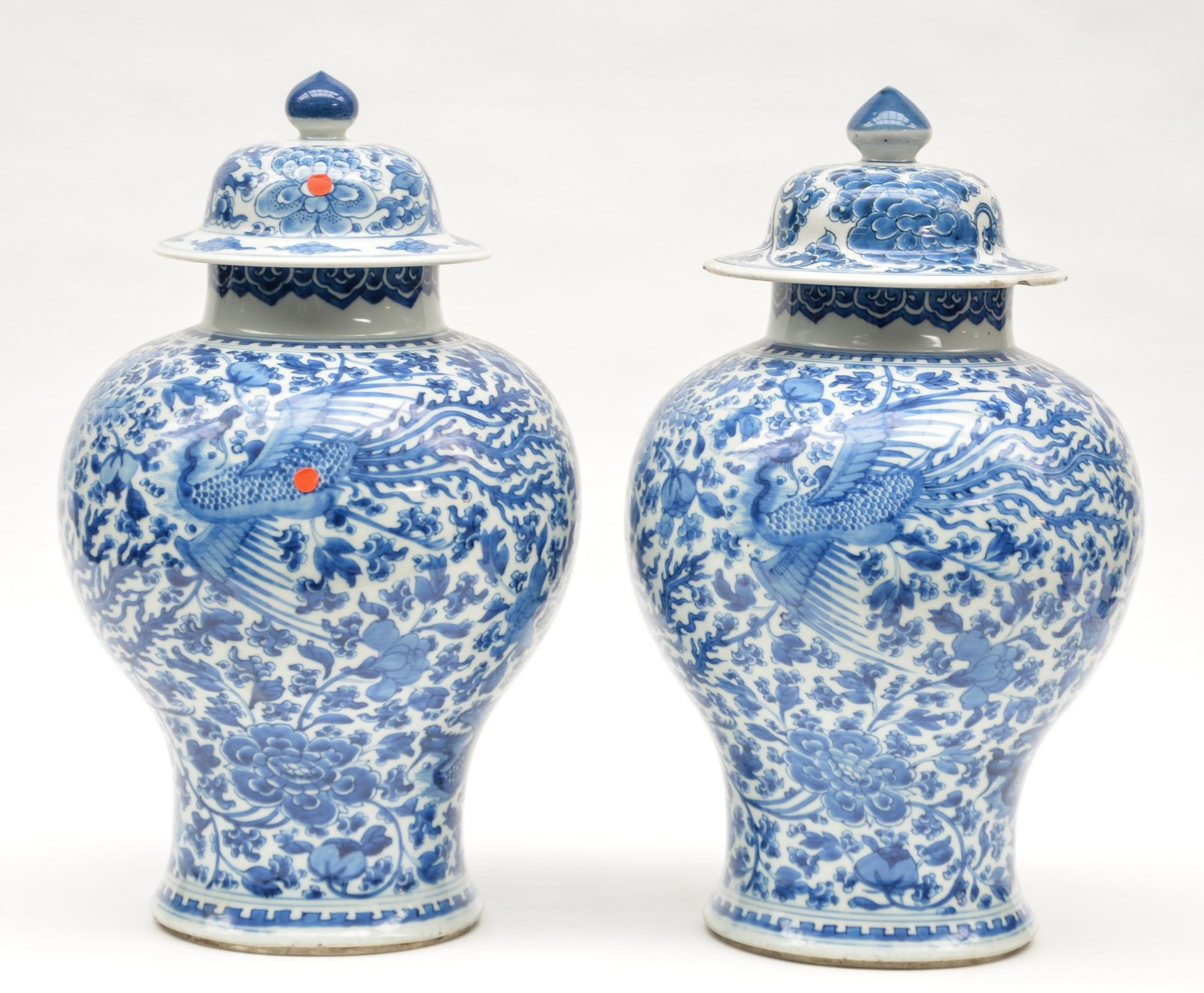 Two Chinese blue and white vases and covers, decorated with phoenix and floral motifs, 19thC, H 43,5 - Bild 2 aus 11