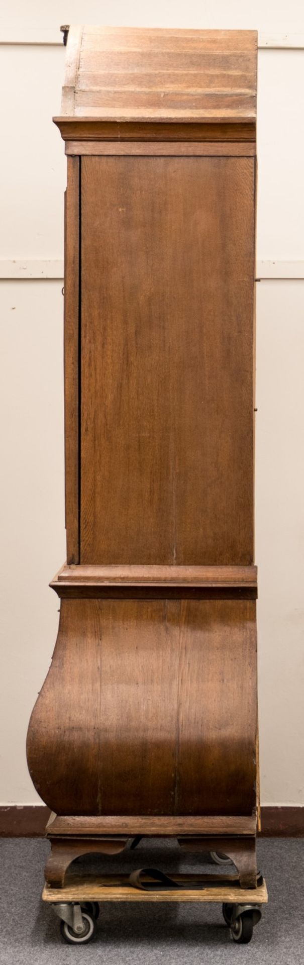 An 18thC Dutch oak cabinet, H 240 - W 179 - D 60,5 cm - Bild 2 aus 4