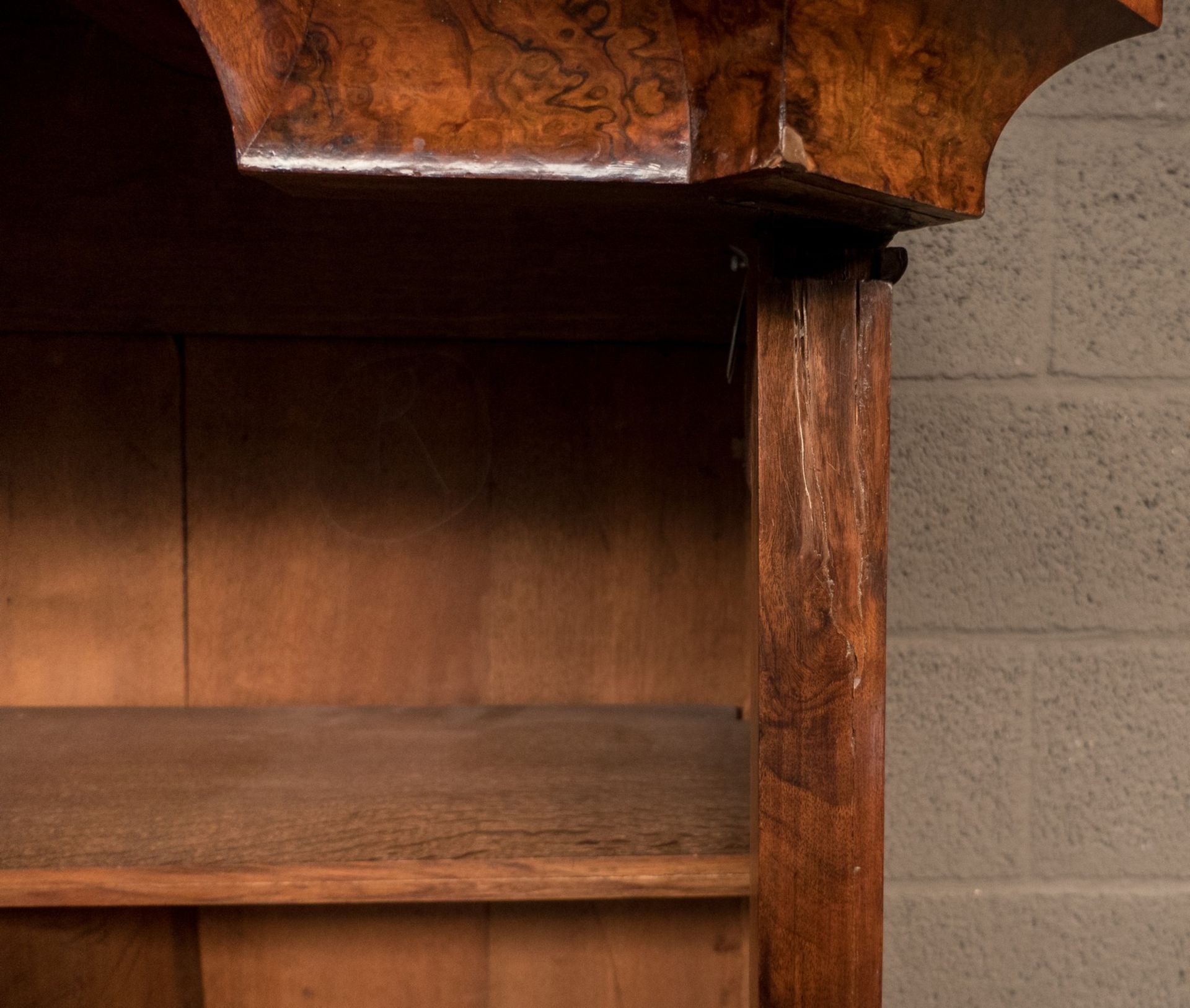 An exceptional walnut veneered Dutch cabinet, third quarter 18thC, H 248 - W 184 - D 69 cm - Bild 14 aus 18