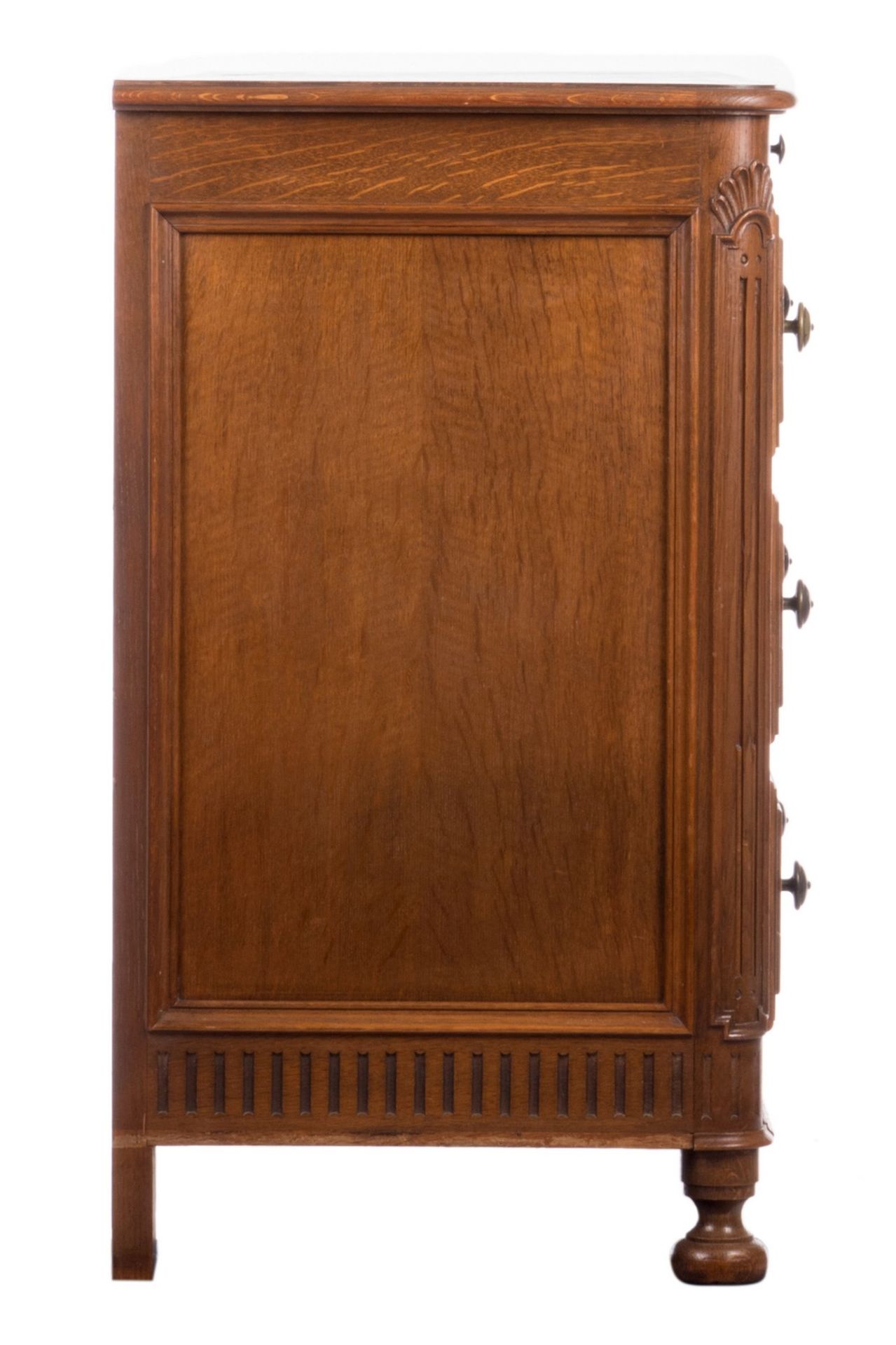 A 20thC copy of an oak low countries cupboard, H 100,5 - W 202 - D 56,5 cm - Bild 6 aus 9