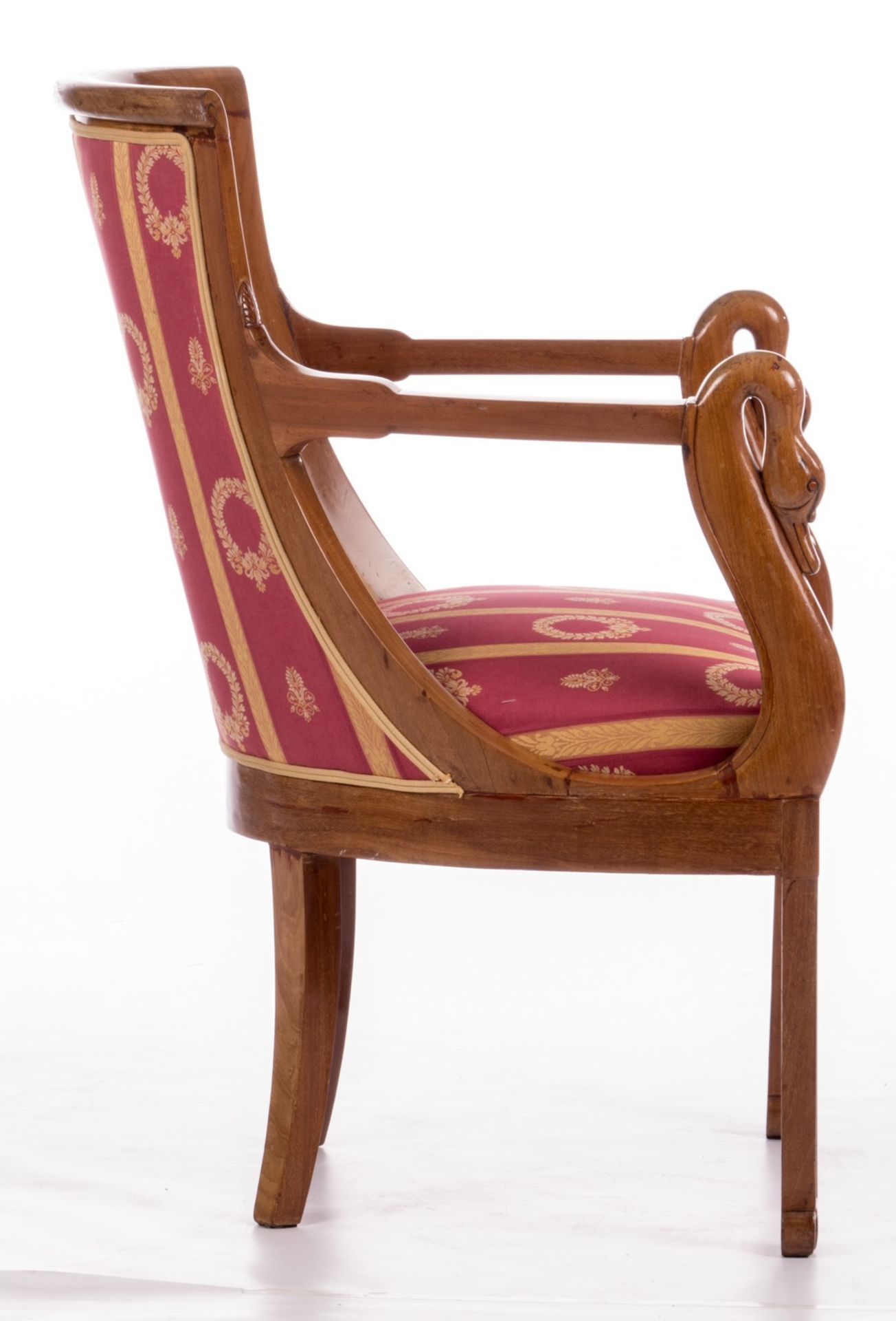 A Neoclassical mahogany armchair en gondole, armrests with swan necks, H 85 - W 58,5 - D 55 cm - Image 5 of 9