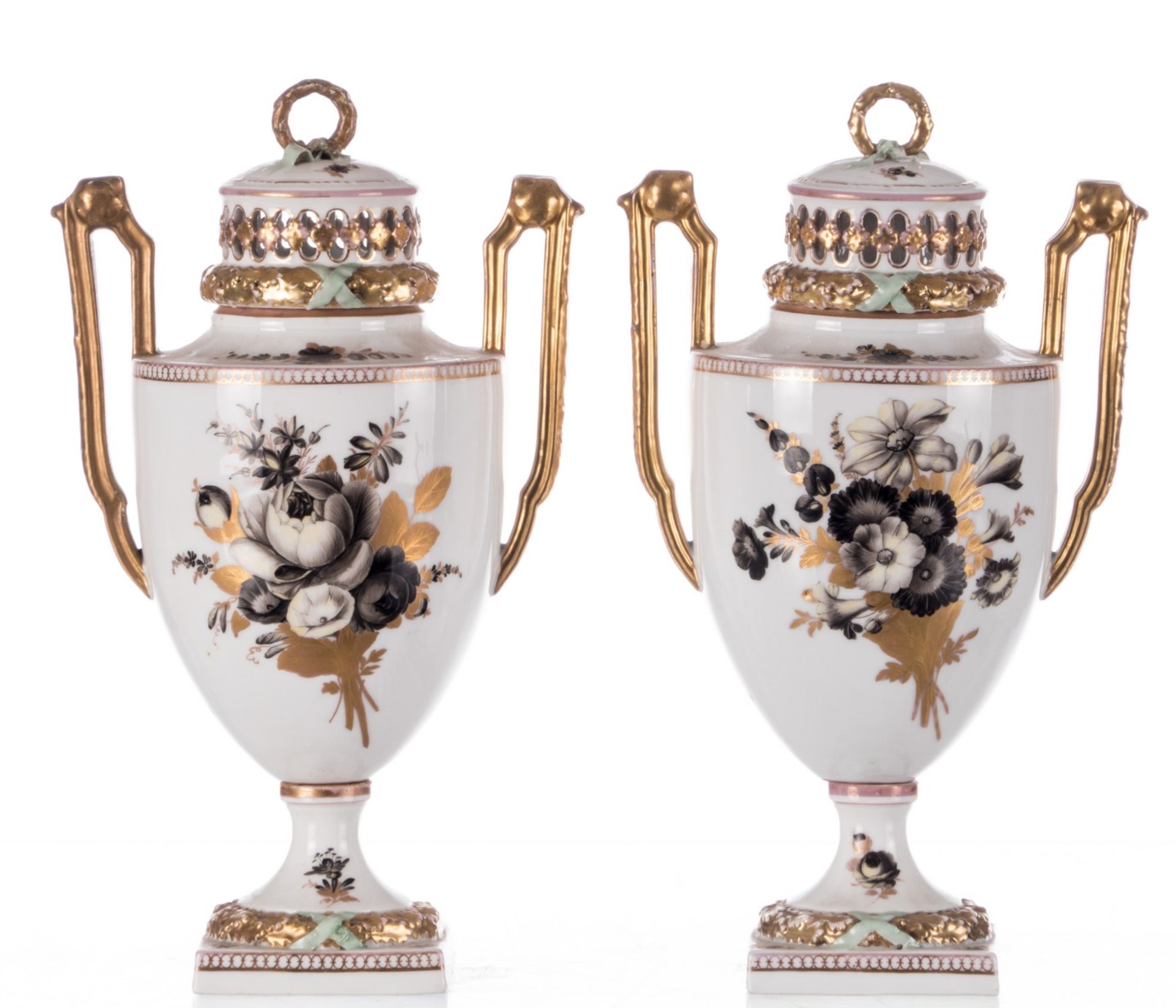 A pair of neoclassical vases with cover, polychrome and gilt decorated, with a Meissen - Augustus - Image 3 of 11