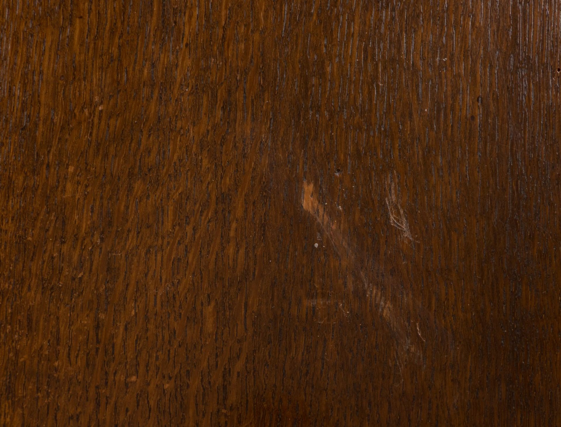A 20thC copy of an oak low countries cupboard, H 100,5 - W 202 - D 56,5 cm - Bild 7 aus 9