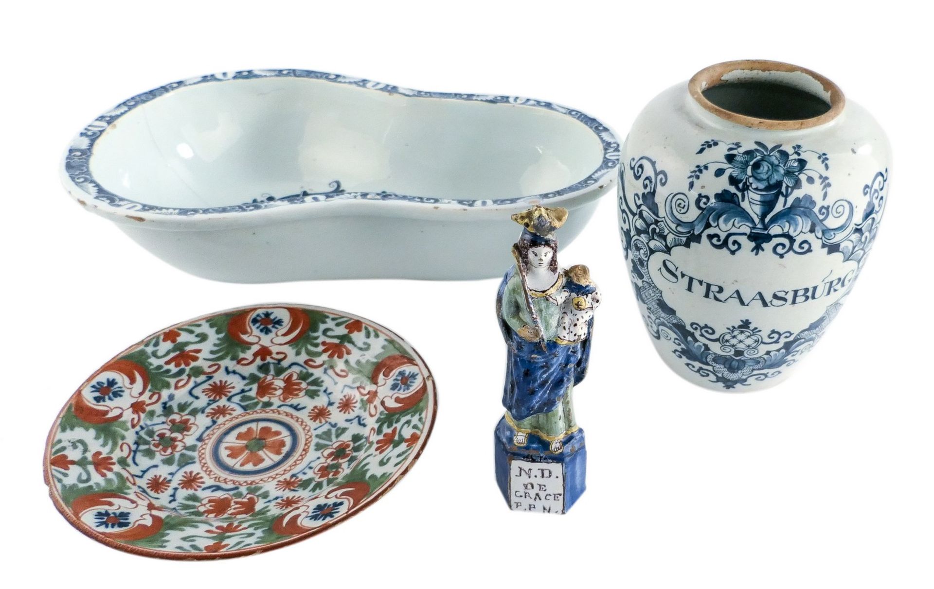 A French blue and white decorated earthenware bidet, probably Rouen, 18thC, H 43,5 - B 28,5 cm (