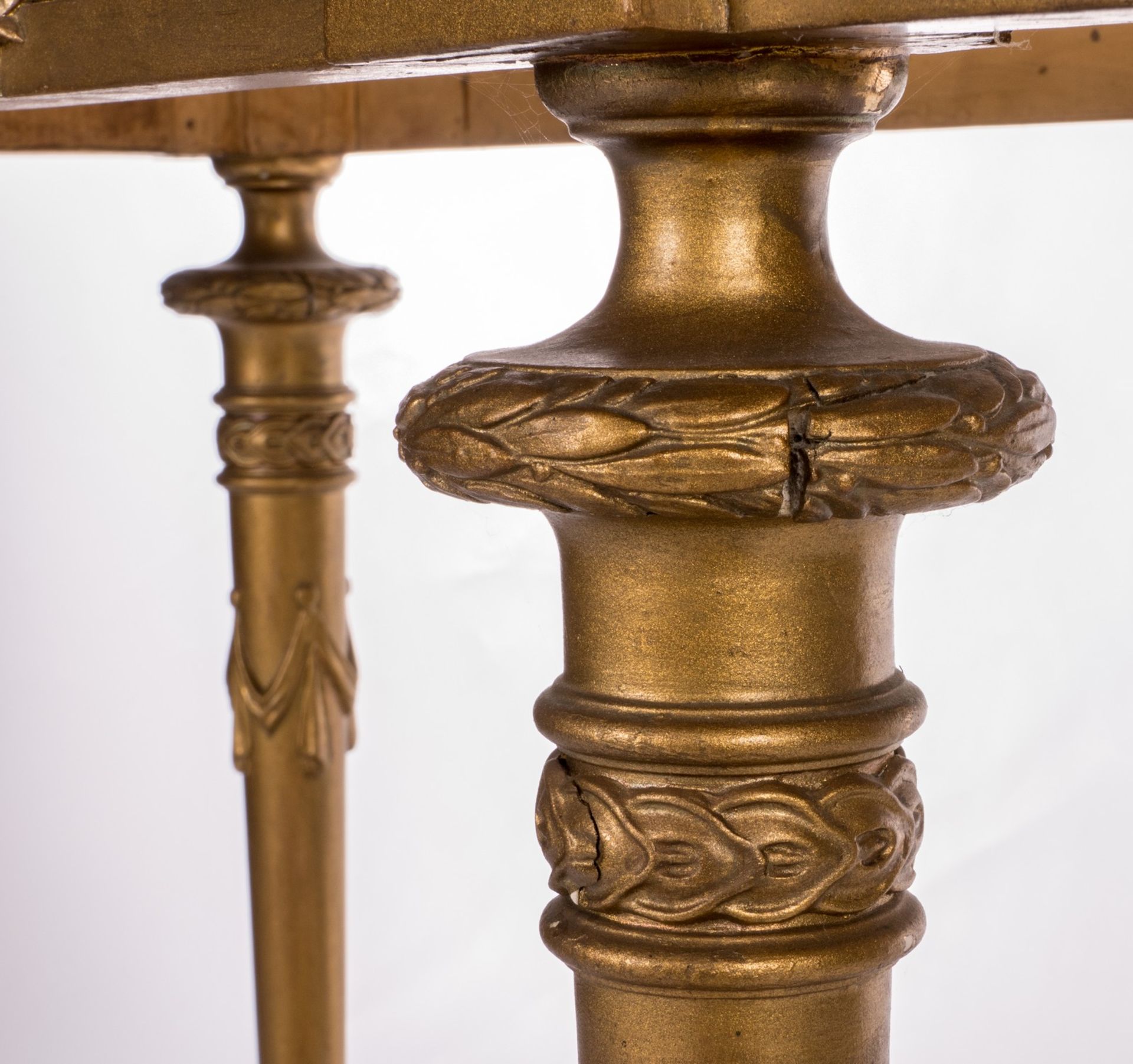 A neoclassical gilt wood console table with yellow Sienna marble top, H 90,5 - W 10 8 -D 43 cm - Bild 11 aus 11