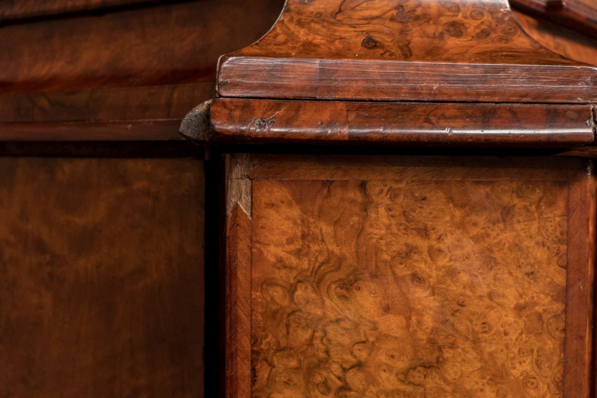 An exceptional walnut veneered Dutch cabinet, third quarter 18thC, H 248 - W 184 - D 69 cm - Bild 10 aus 18