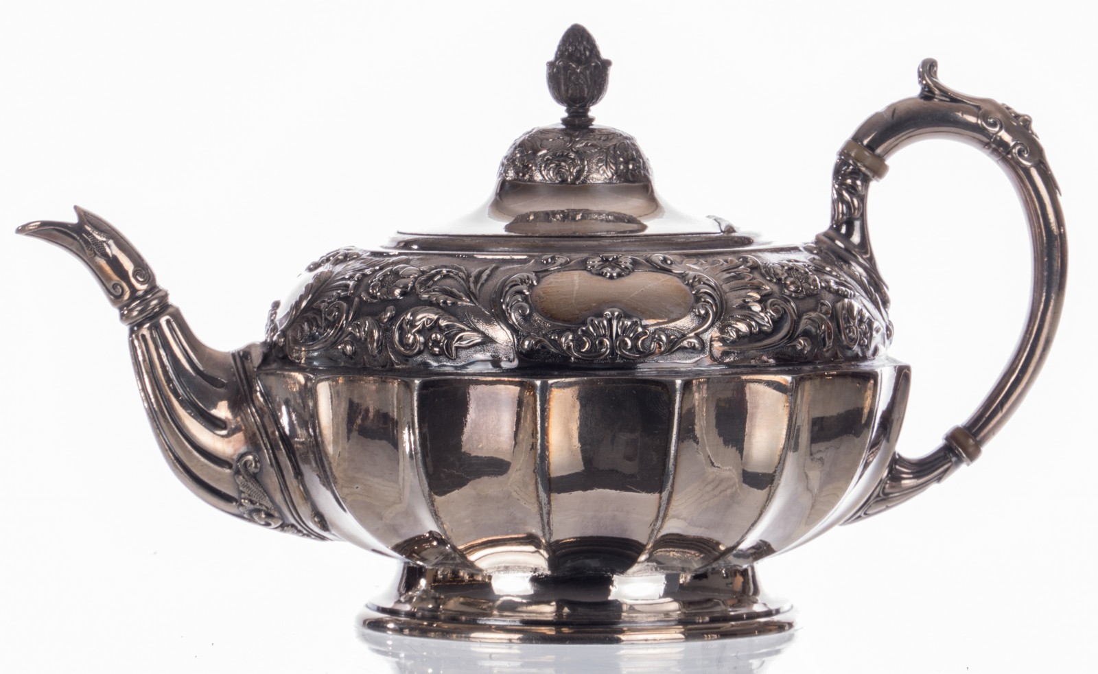 A lot of five English silver plated tea and coffee pots, Victorian, H 14 - 22 cm - Image 6 of 12