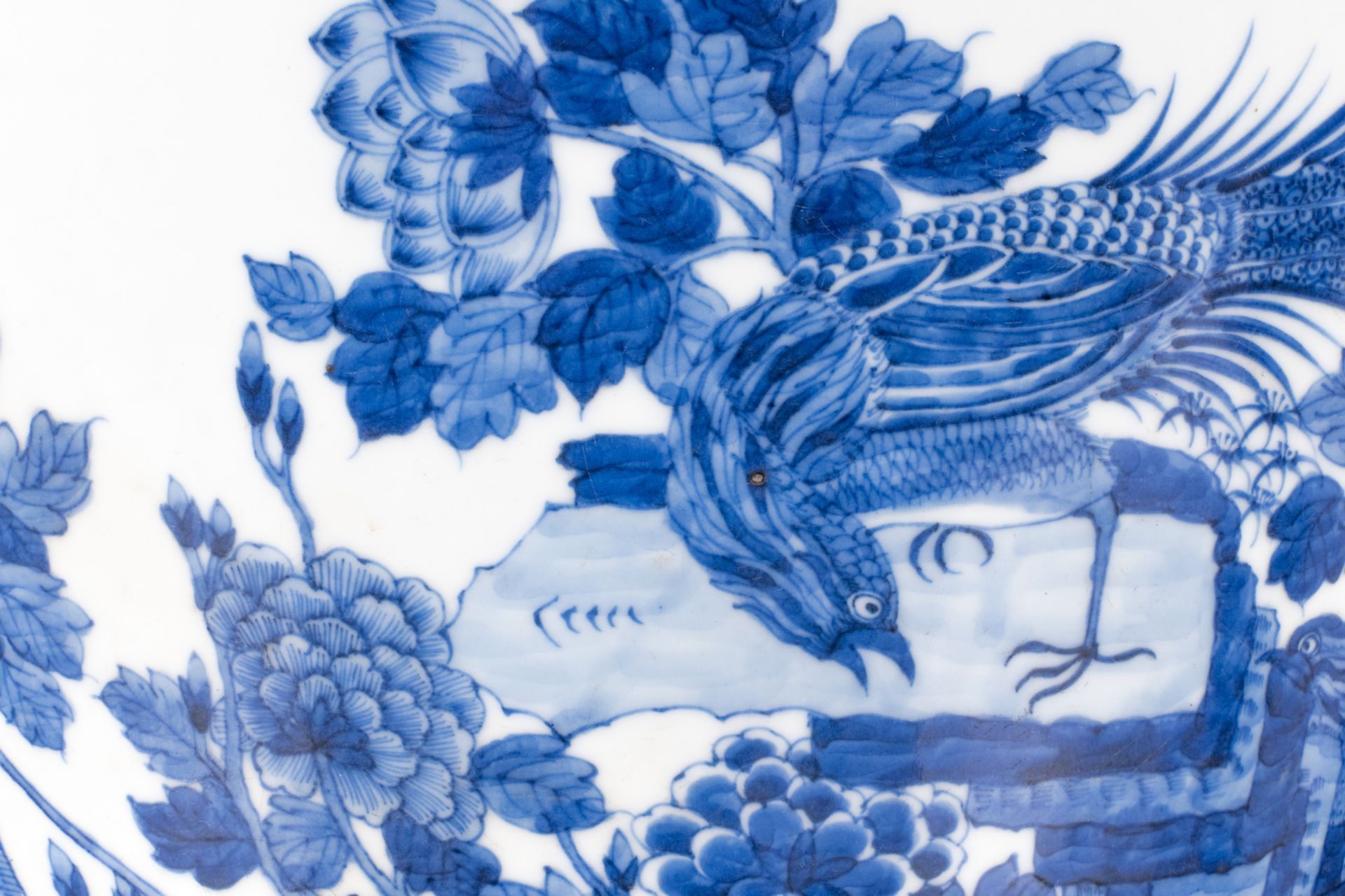 A large Chinese blue and white bowl, decorated with phoenix and flower branches, Kangxi, H 17,5 - - Bild 8 aus 12