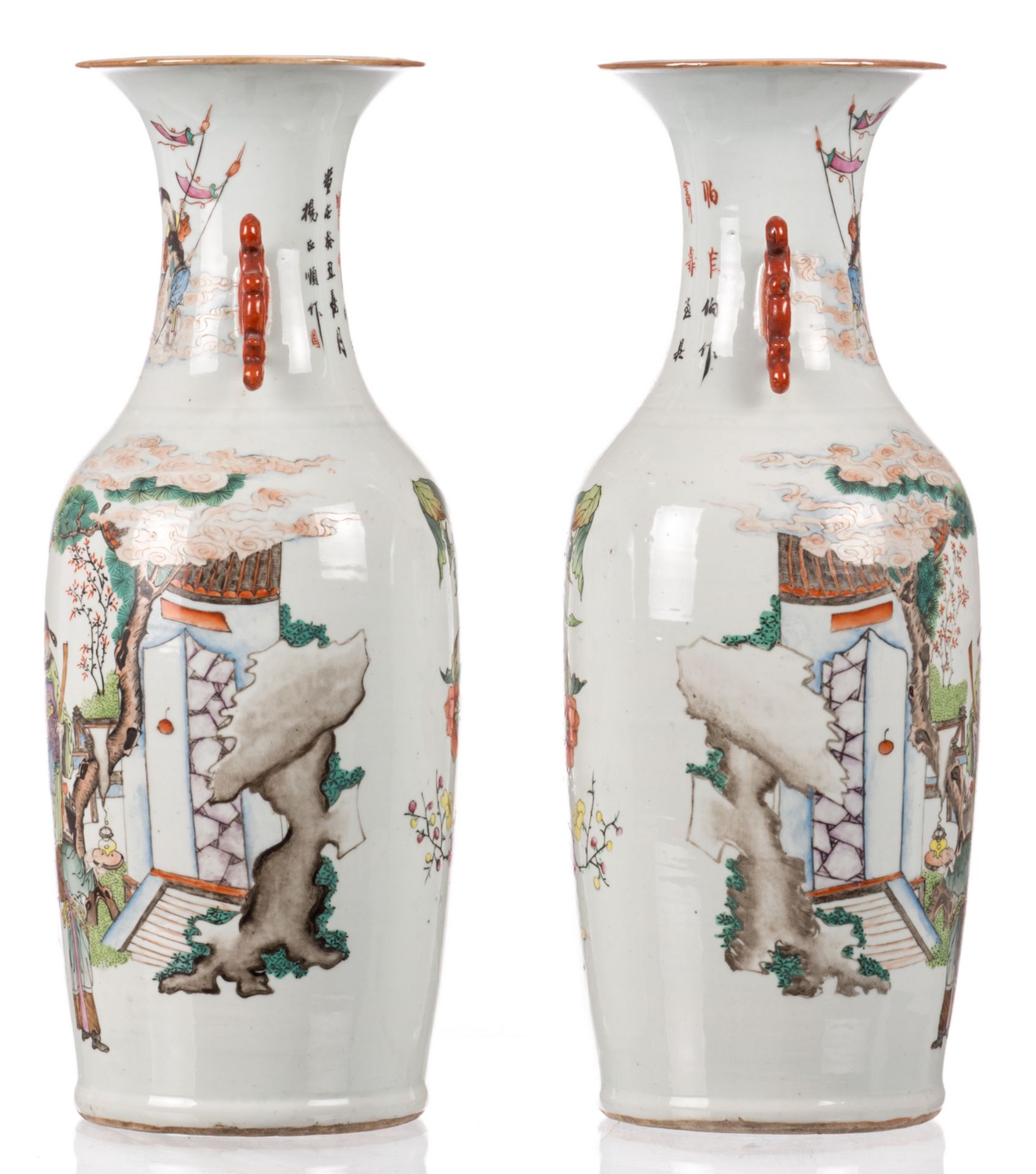 A pair of Chinese polychrome vases, decorated with an animated scene, flower branches and - Bild 2 aus 12