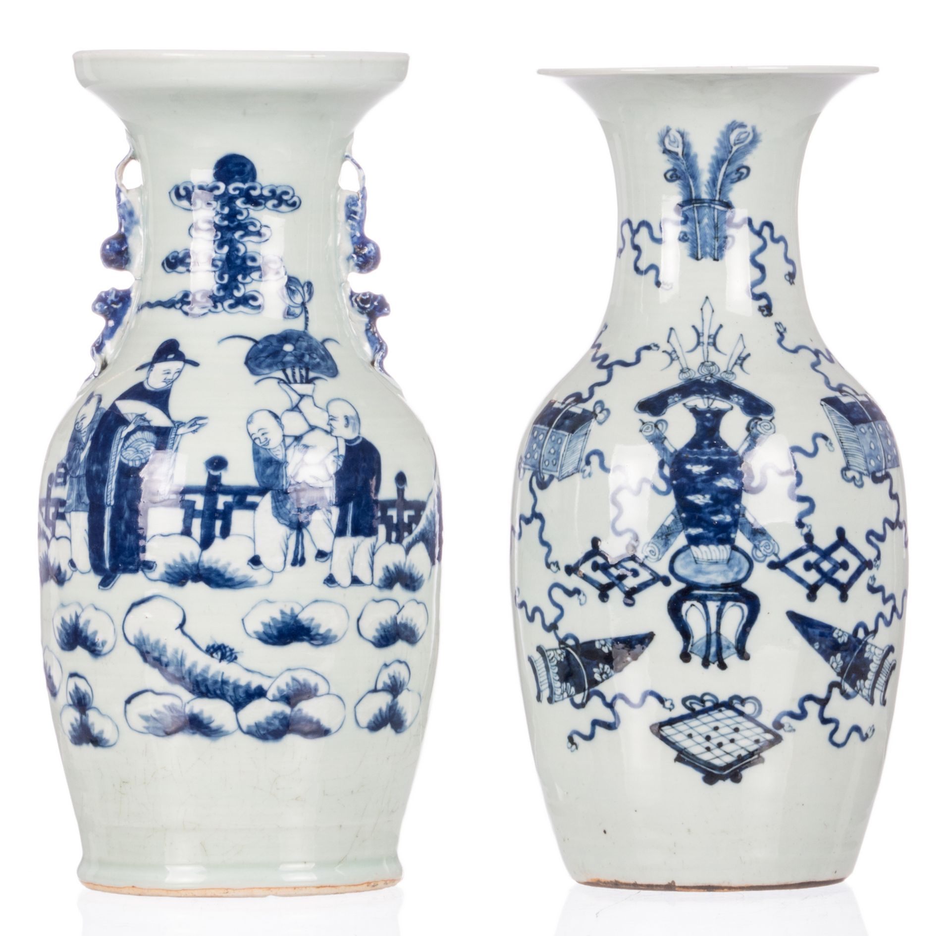 Five Chinese blue and white vases, decorated with birds and flower branches, antiquities and an - Bild 2 aus 38