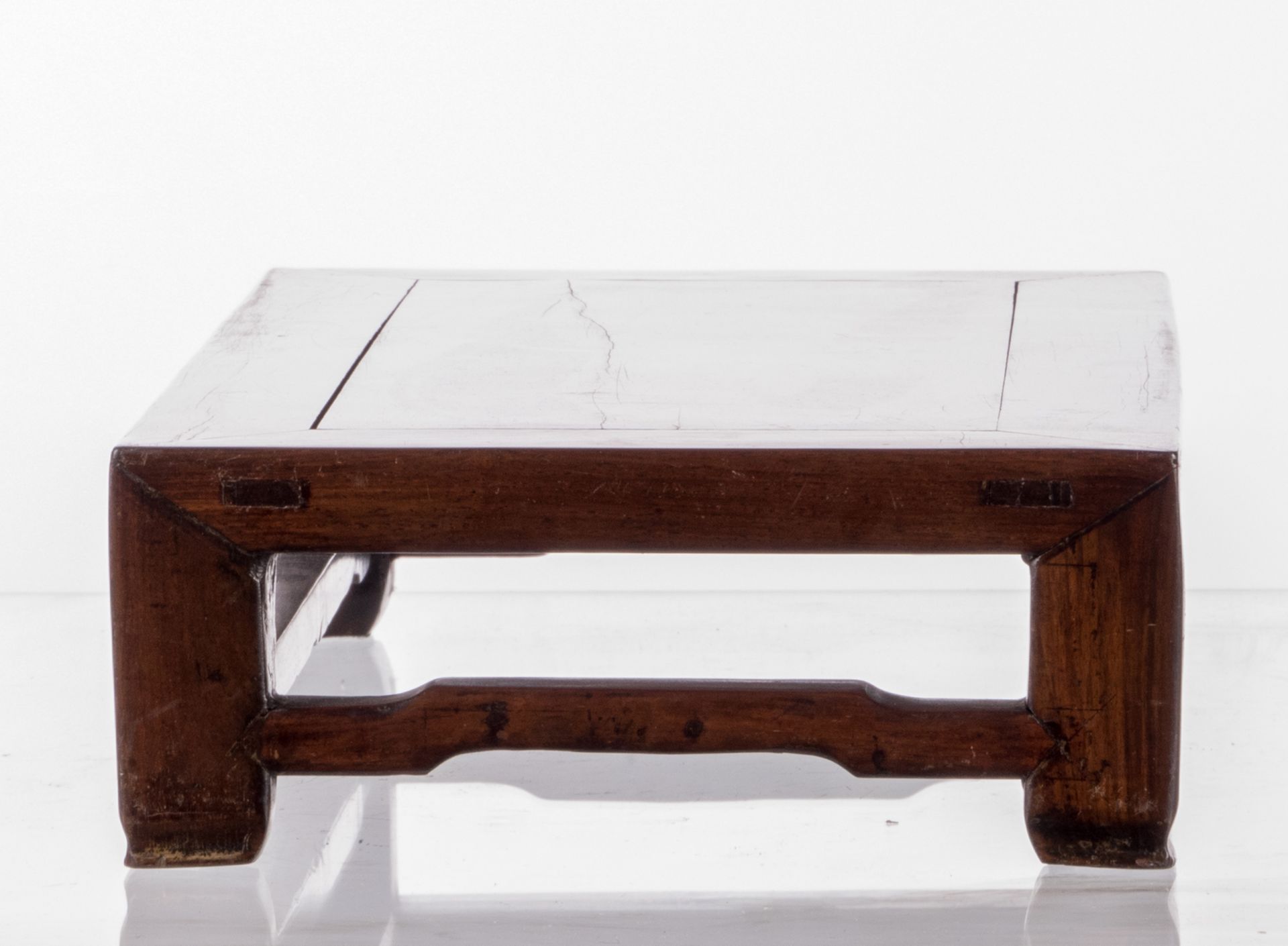 A Chinese exotic hardwood tea table, H 11 - W 58 - D 27 cm - Bild 5 aus 7