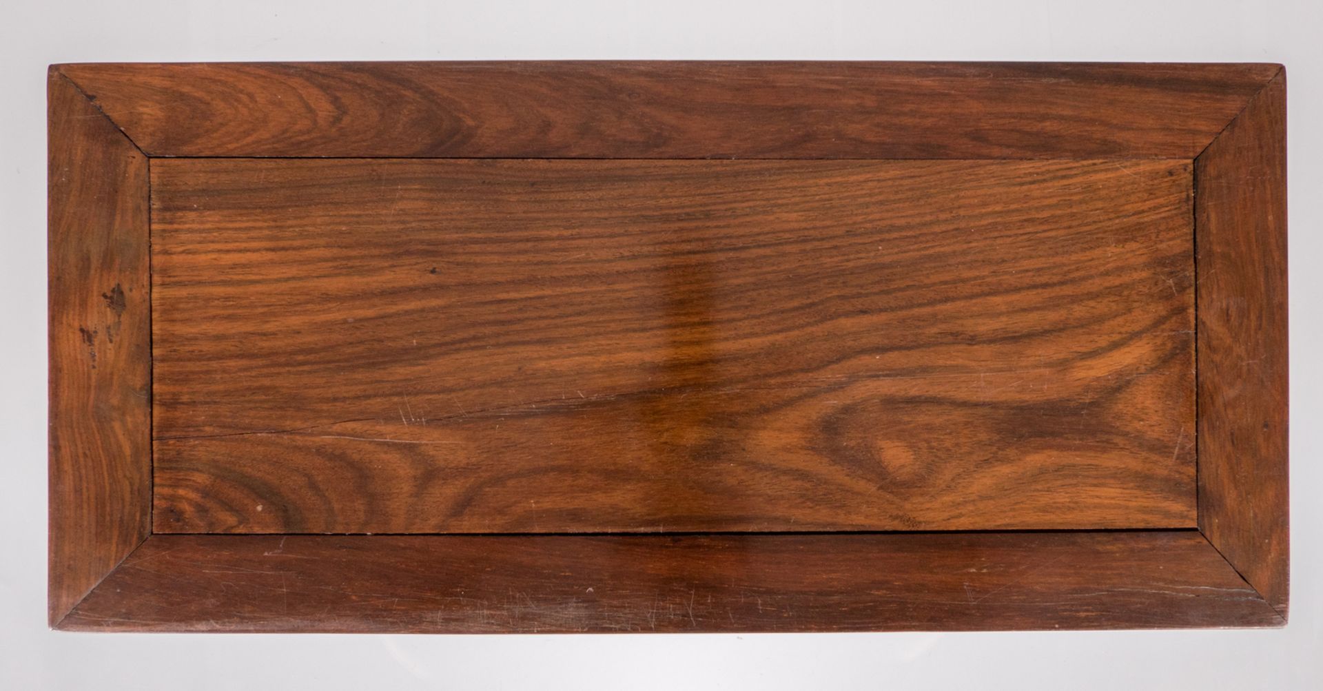 A Chinese exotic hardwood tea table, H 11 - W 58 - D 27 cm - Bild 6 aus 7