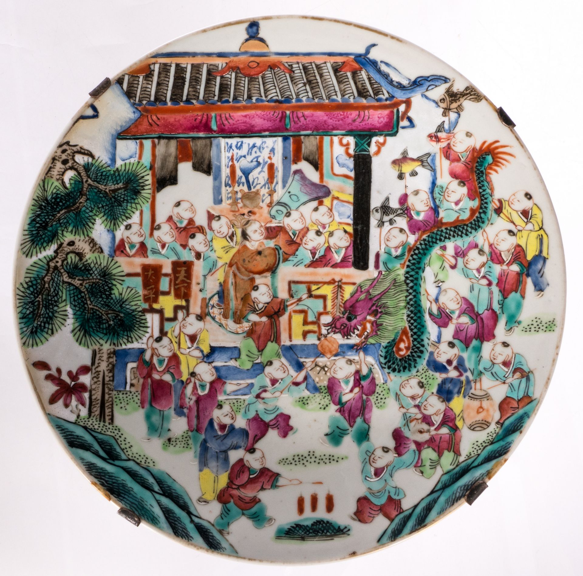 A Chinese famille rose vase and dish, decorated with court and animated scenes, 19thC, H 61 - - Bild 7 aus 11