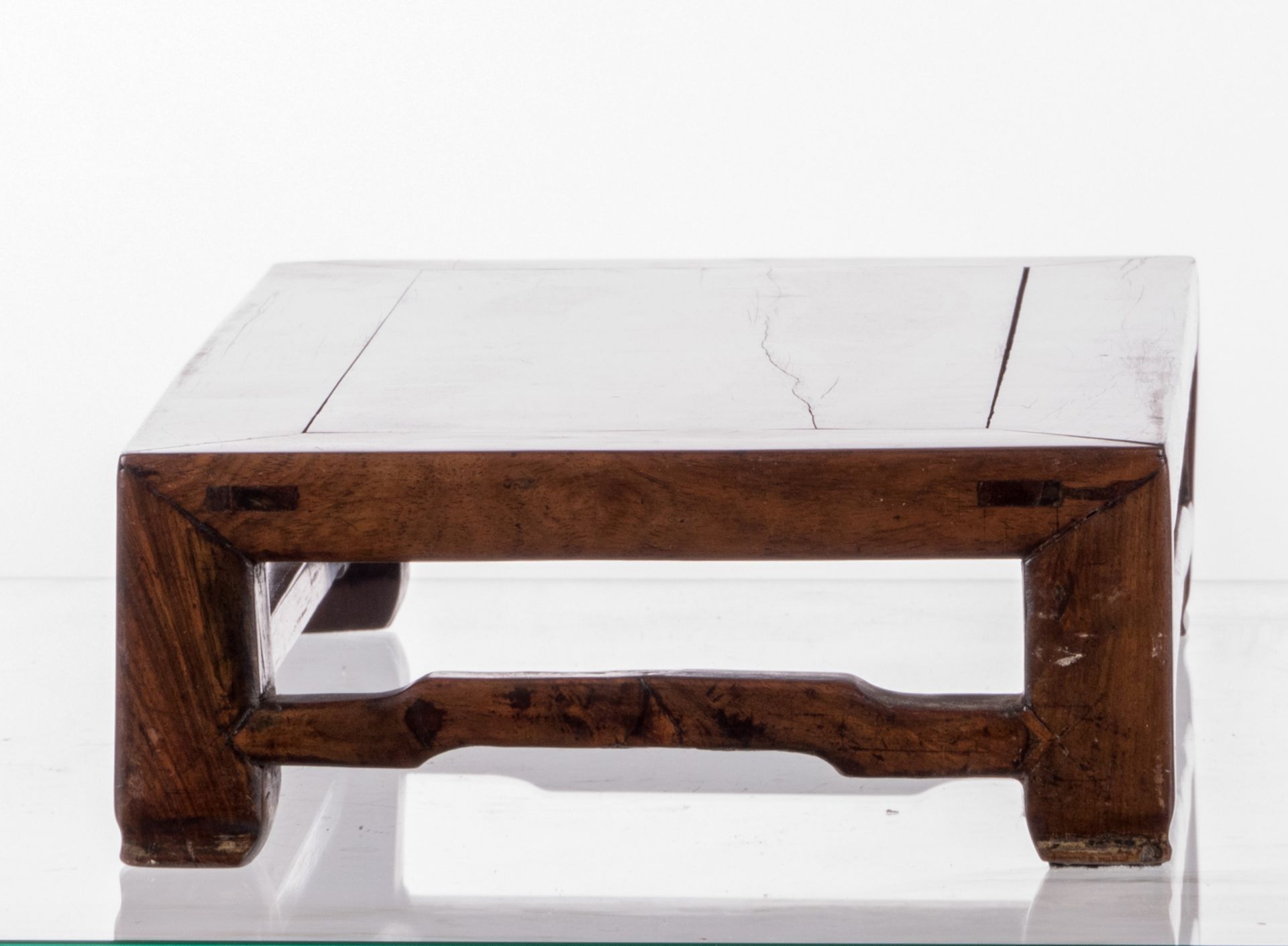 A Chinese exotic hardwood tea table, H 11 - W 58 - D 27 cm - Bild 3 aus 7