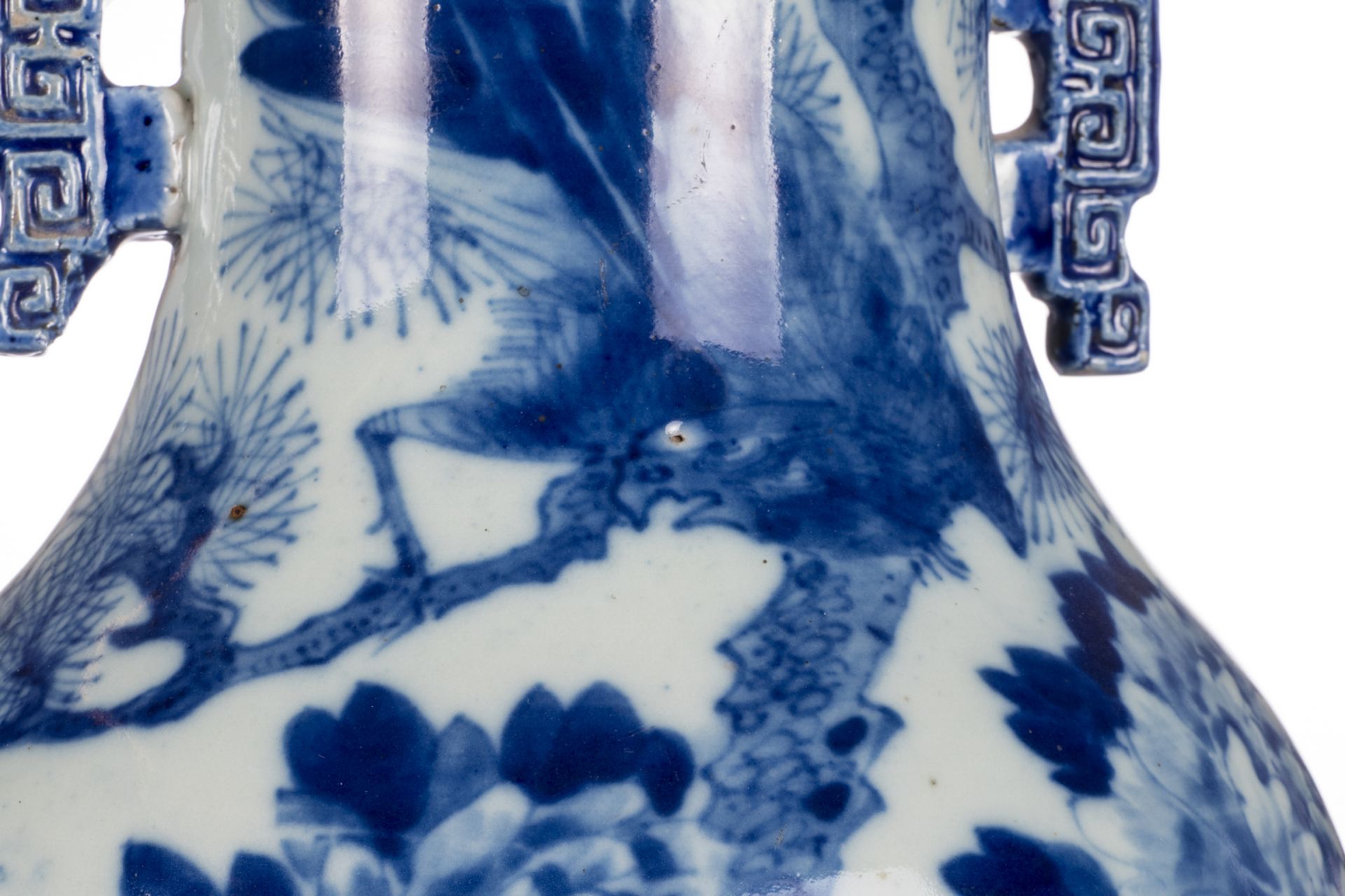Five Chinese blue and white vases, decorated with birds and flower branches, antiquities and an - Bild 23 aus 38