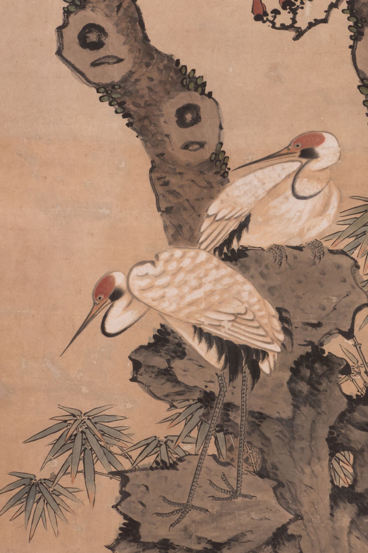 A Chinese scroll depicting cranes and magpies in a landscape, 94,2 x 180,2 (without mount) - 106,5 x - Bild 4 aus 11