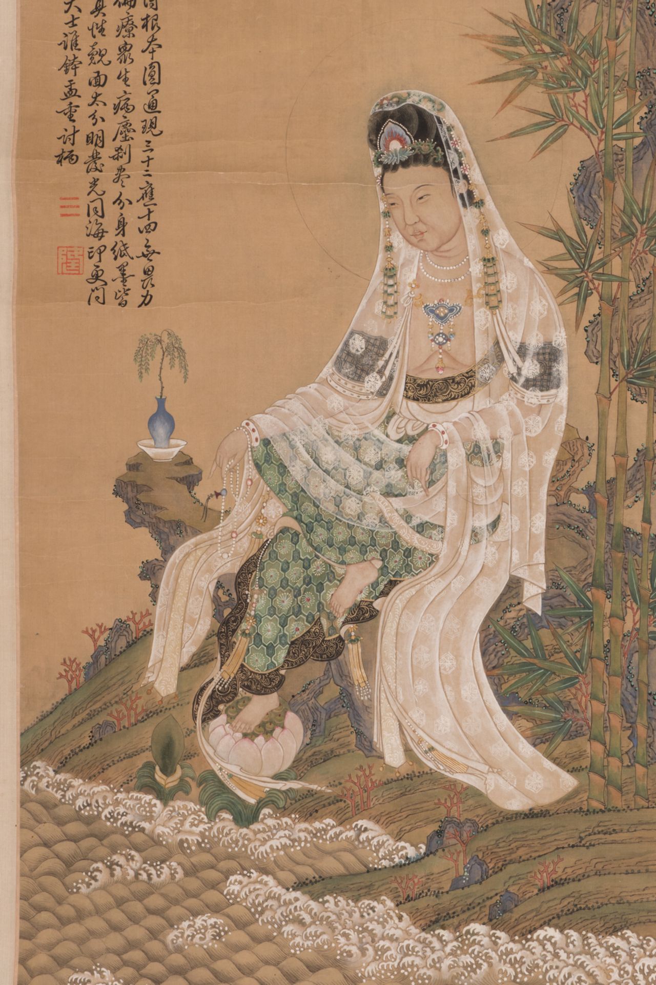 A Chinese scroll depicting Guanyin situated in a landscape near a rippling river, 38 x 84 - 54 x 168 - Bild 4 aus 7