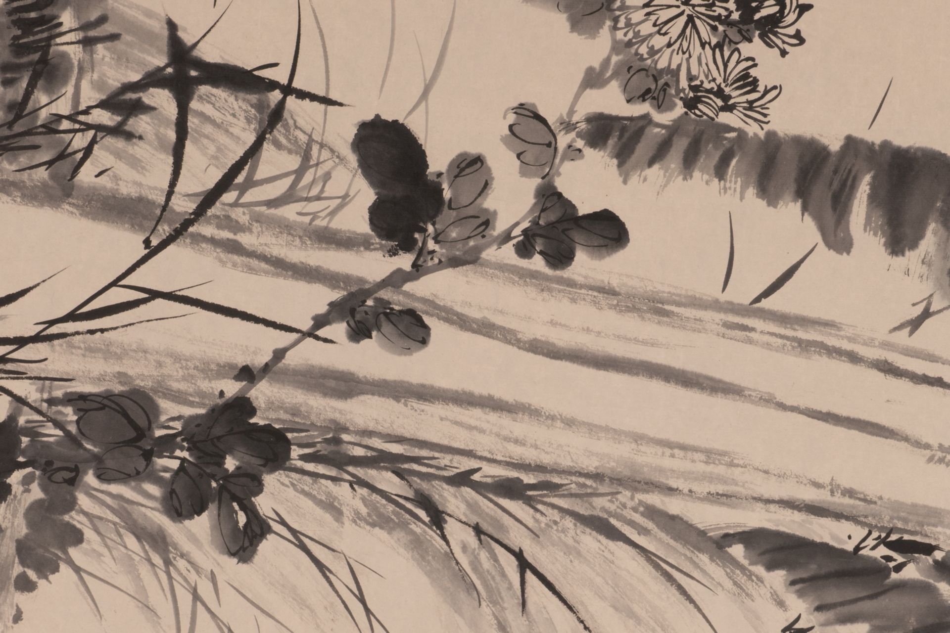A Chinese scroll depicting various flowers and vegetation, Indian ink, 44,8 x 100,4 - 55,8 x 123 - Bild 4 aus 4