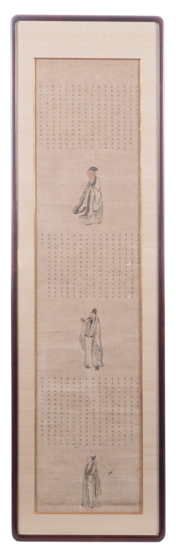 A Chinese scroll, framed, depicting three literati, with elaborate calligraphic texts, ink on paper, - Bild 2 aus 6