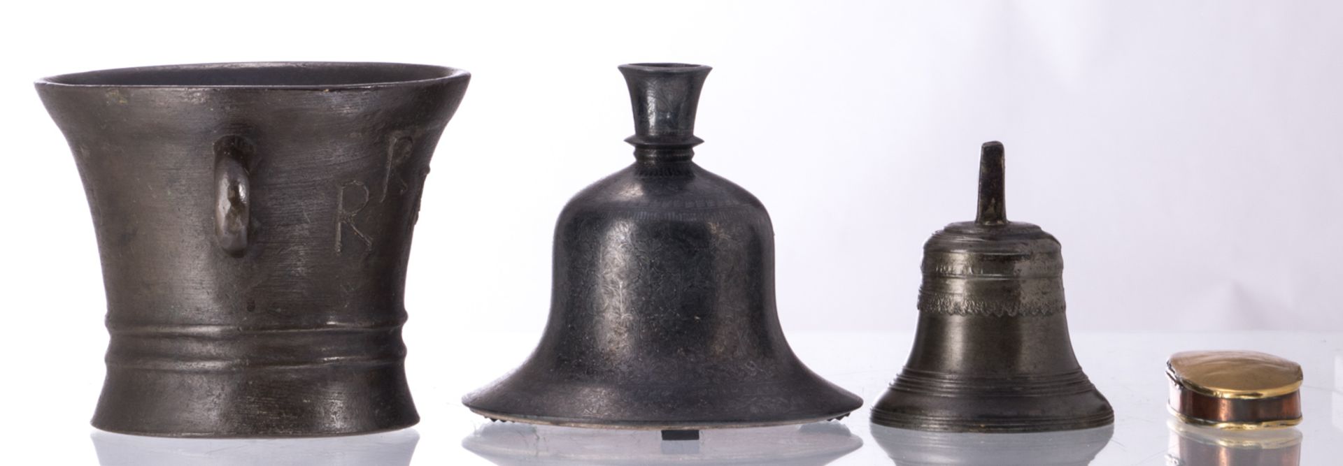 A bronze bell, dated 1688; a 19thC Middle Eastern cast iron recipient, a large bronze mortar and - Bild 4 aus 12