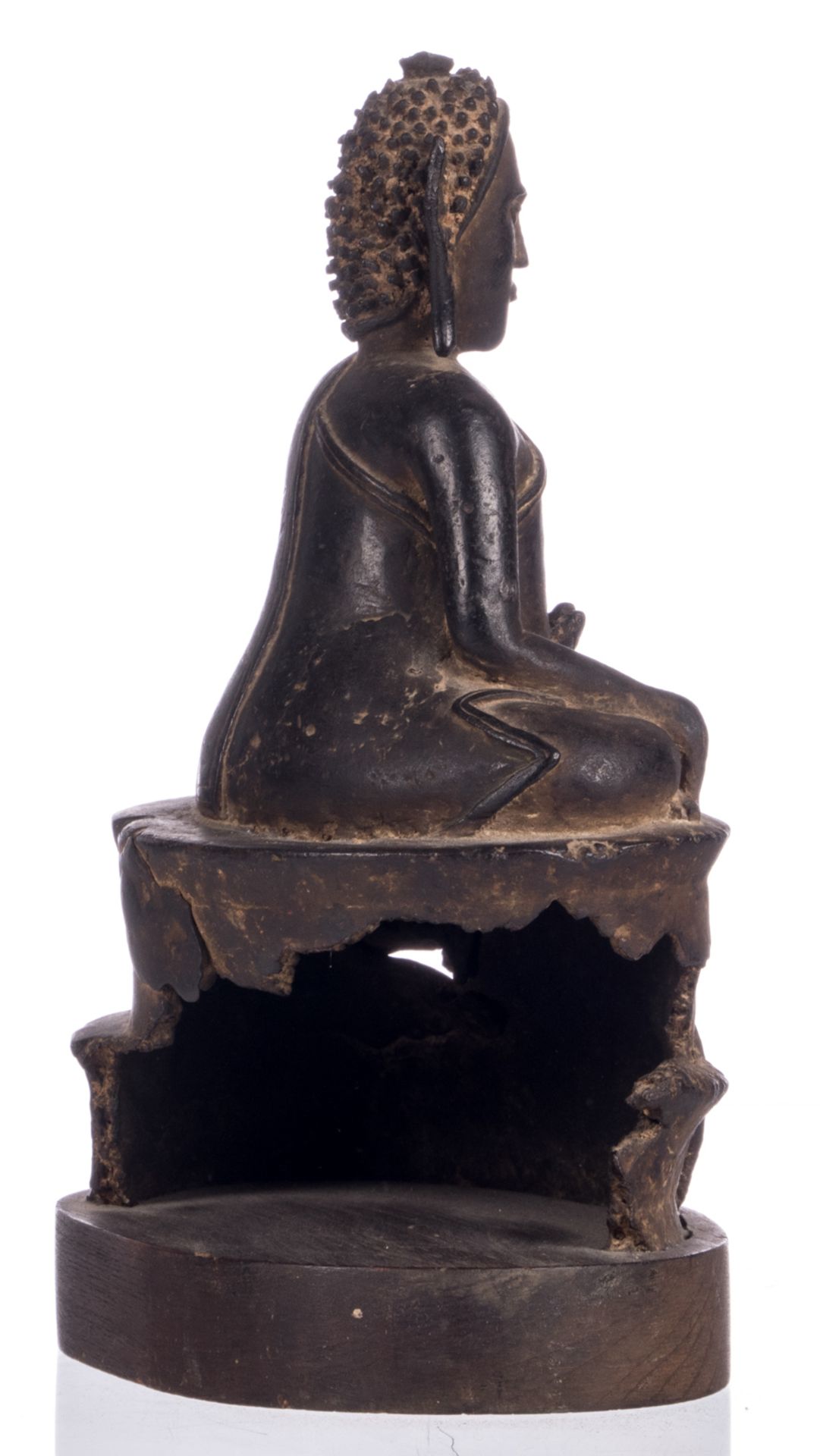 An Oriental seated bronze Buddha on a matching wooden base, Thailand, (with certificate), H 23,5 ( - Bild 5 aus 9